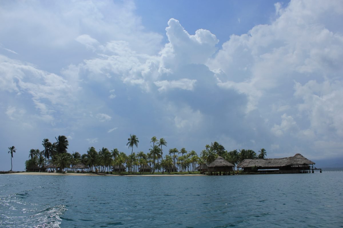 Isla con cabañas en Guna Yala (San Blas)