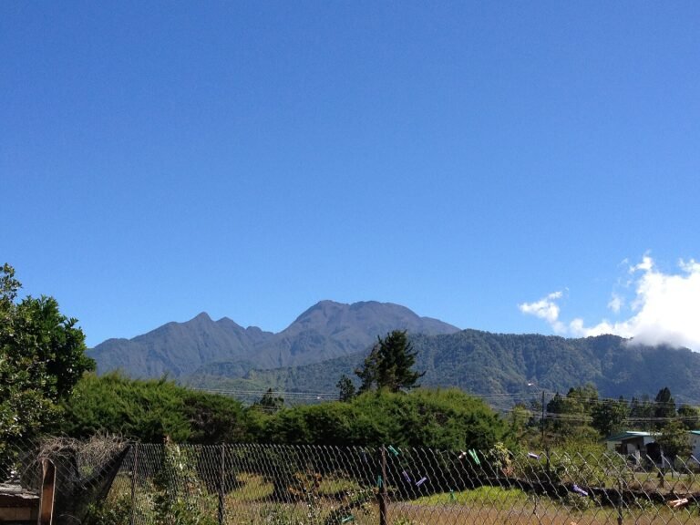 Volcán Barú visto desde el pueblo de Volcán
